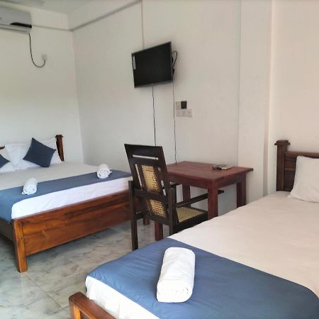 Hotel Sun Blue Uppuveli Exterior photo