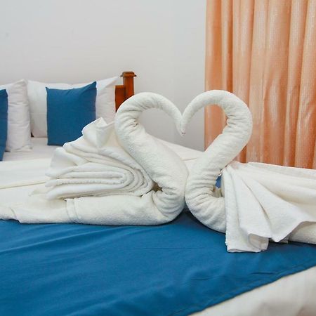 Hotel Sun Blue Uppuveli Exterior photo