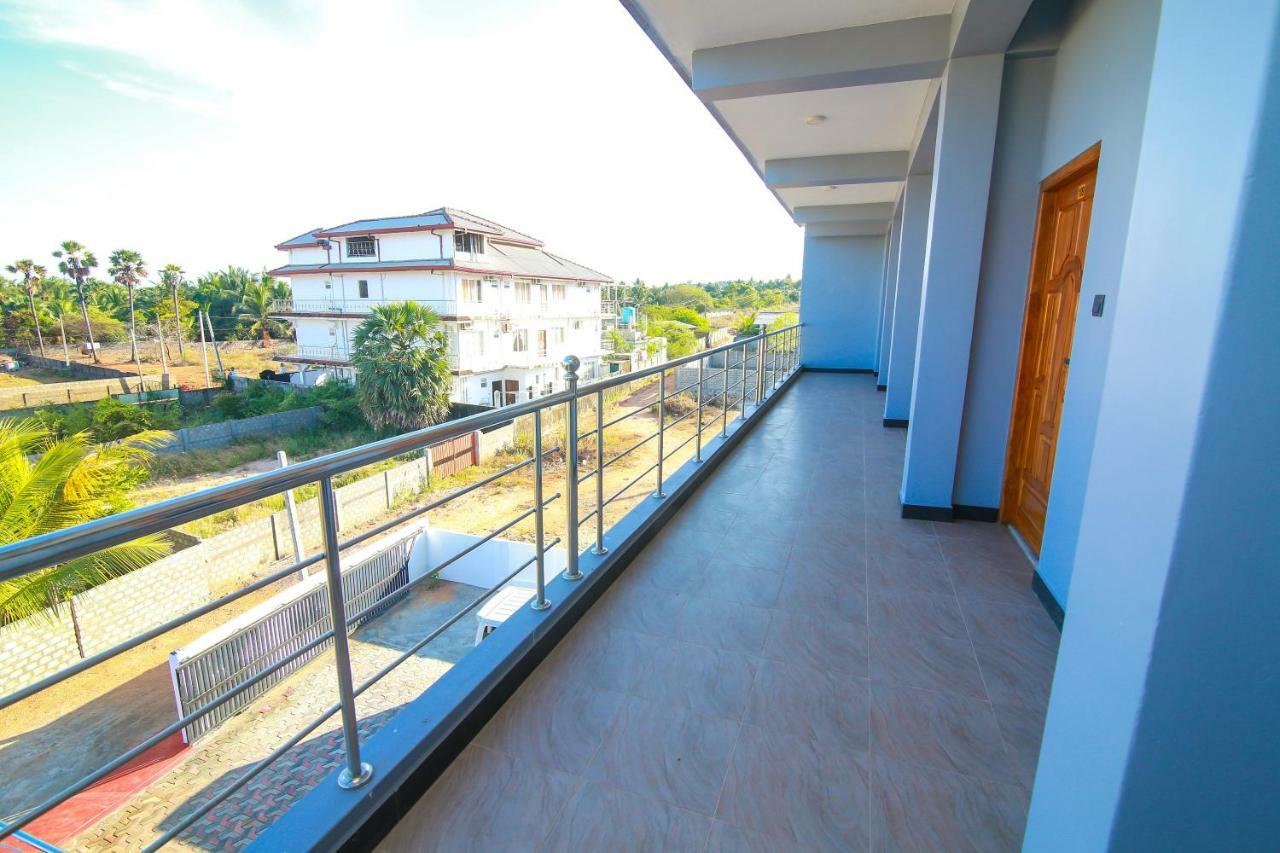 Hotel Sun Blue Uppuveli Exterior photo
